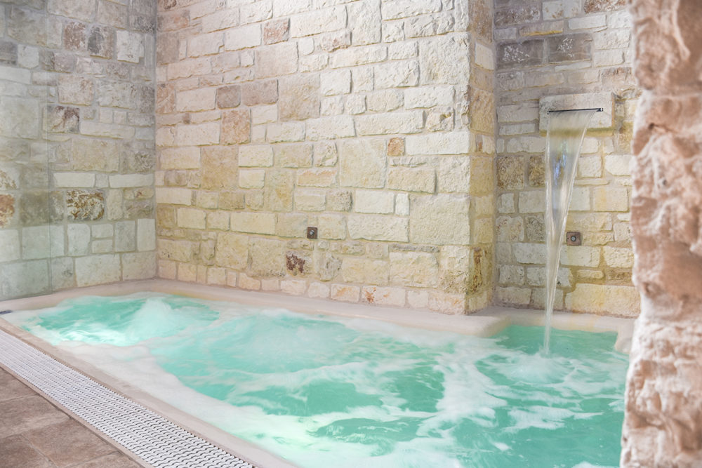 Vasca da bagno in pietra scavata e martellinata stone bathtub -50%